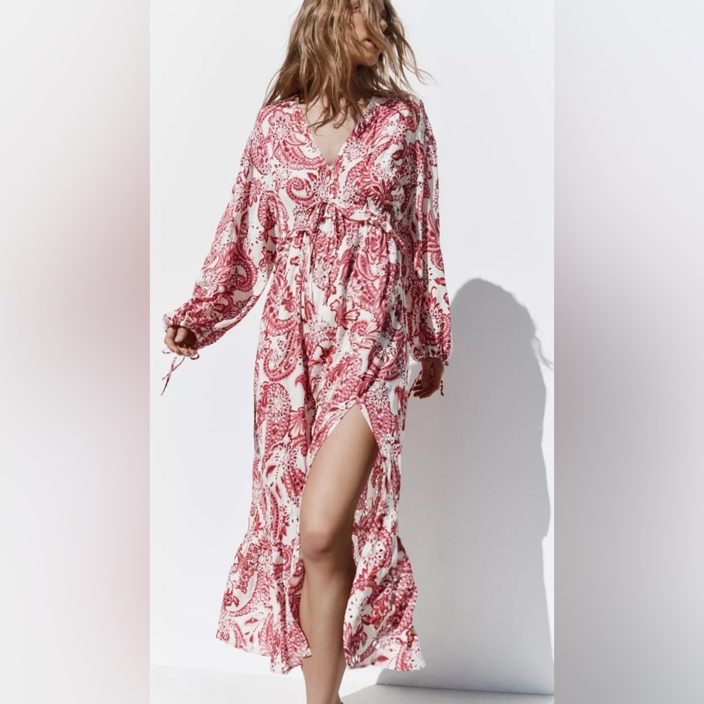 ZARA PRINTED MIDI DRESS WITH EMBROIDERED EYELETS
Color: MULTICOLORED * Size: M
